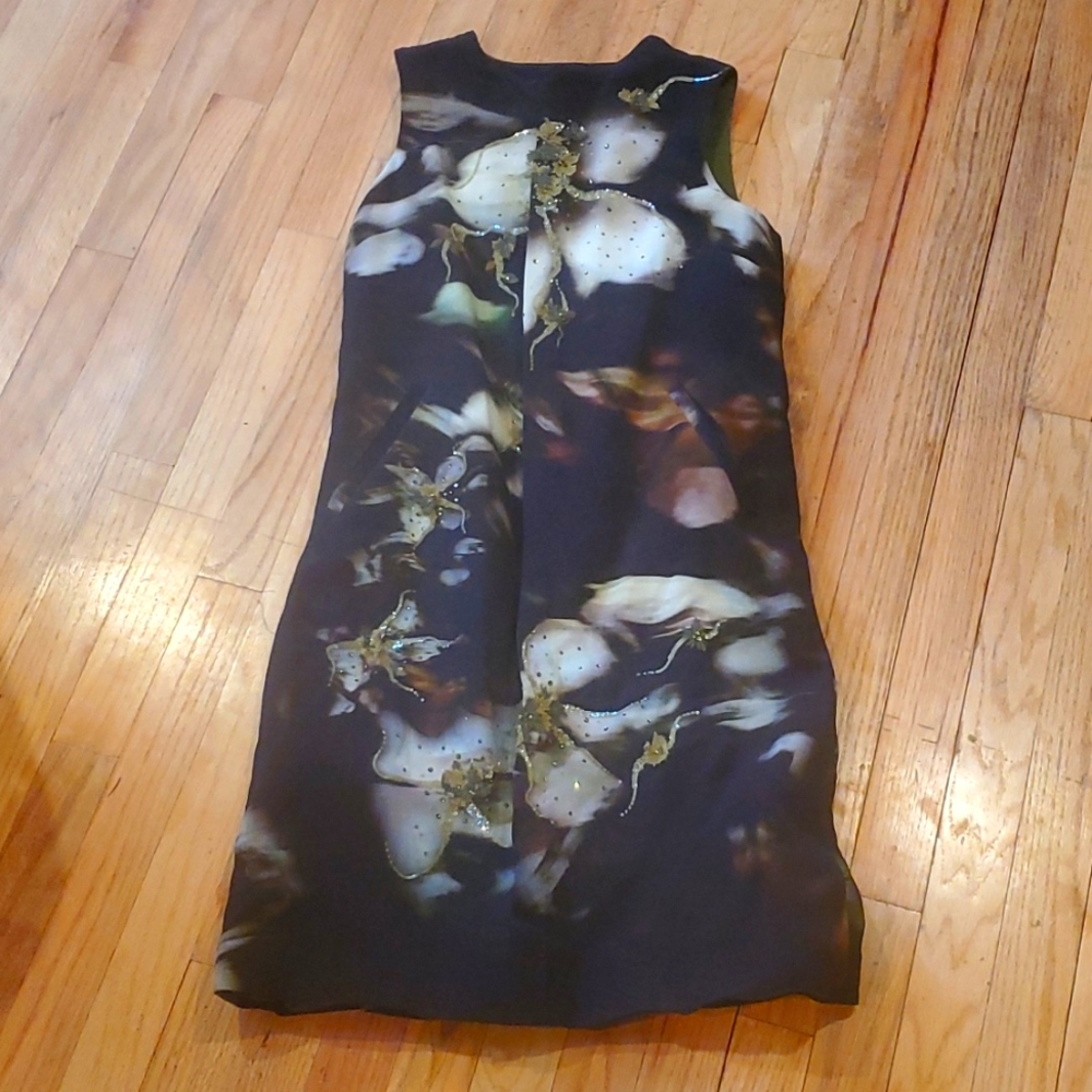 Beautiful dress with beautiful detailing of sequins and appliques